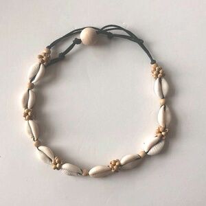 NWOT Beach jewelry neutral colors seashell and wood beads unisex surfer necklace
